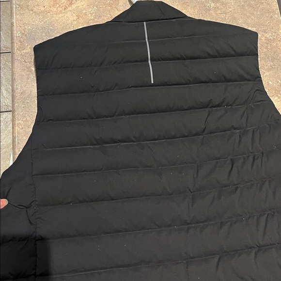 Lululemon Men’s Navigation Down Vest - Picture 7 of 9